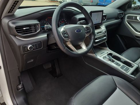 Used 2023 Ford Explorer XLT w/ Equipment Group 202A RWD image 15