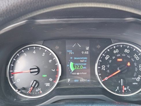 Used 2021 Toyota RAV4 XLE w/ Convenience Package FWD image 12
