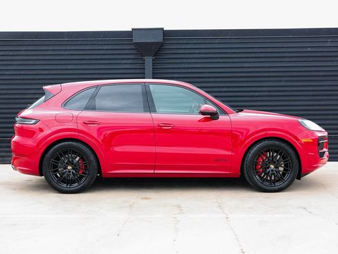 New 2025 Porsche Cayenne GTS image 8