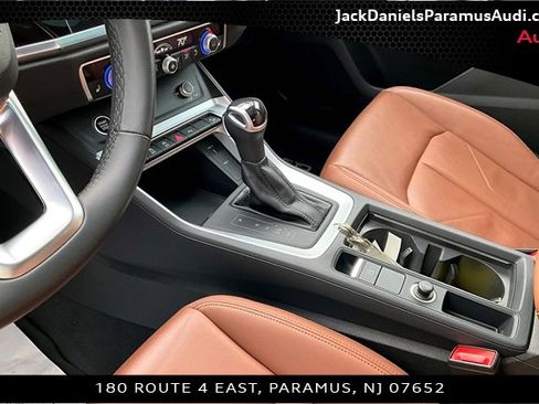 Used 2023 Audi Q3 2.0T Premium w/ Convenience Package image 12