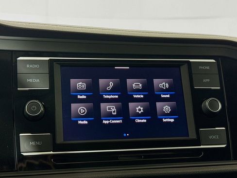 Certified 2022 Volkswagen Jetta SE FWD image 16