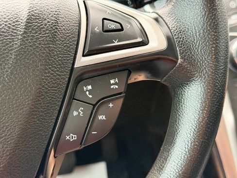 Used 2018 Ford Fusion SE FWD image 28