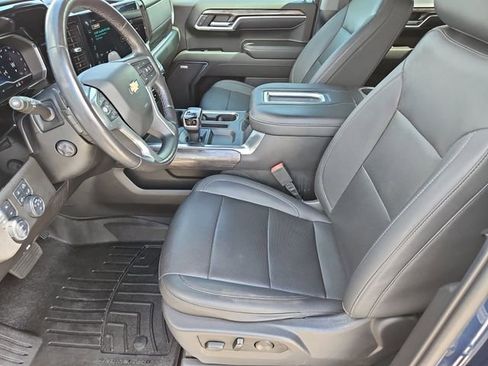 Used 2022 Chevrolet Silverado 1500 LTZ w/ LTZ Convenience Package II AWD/4WD image 15