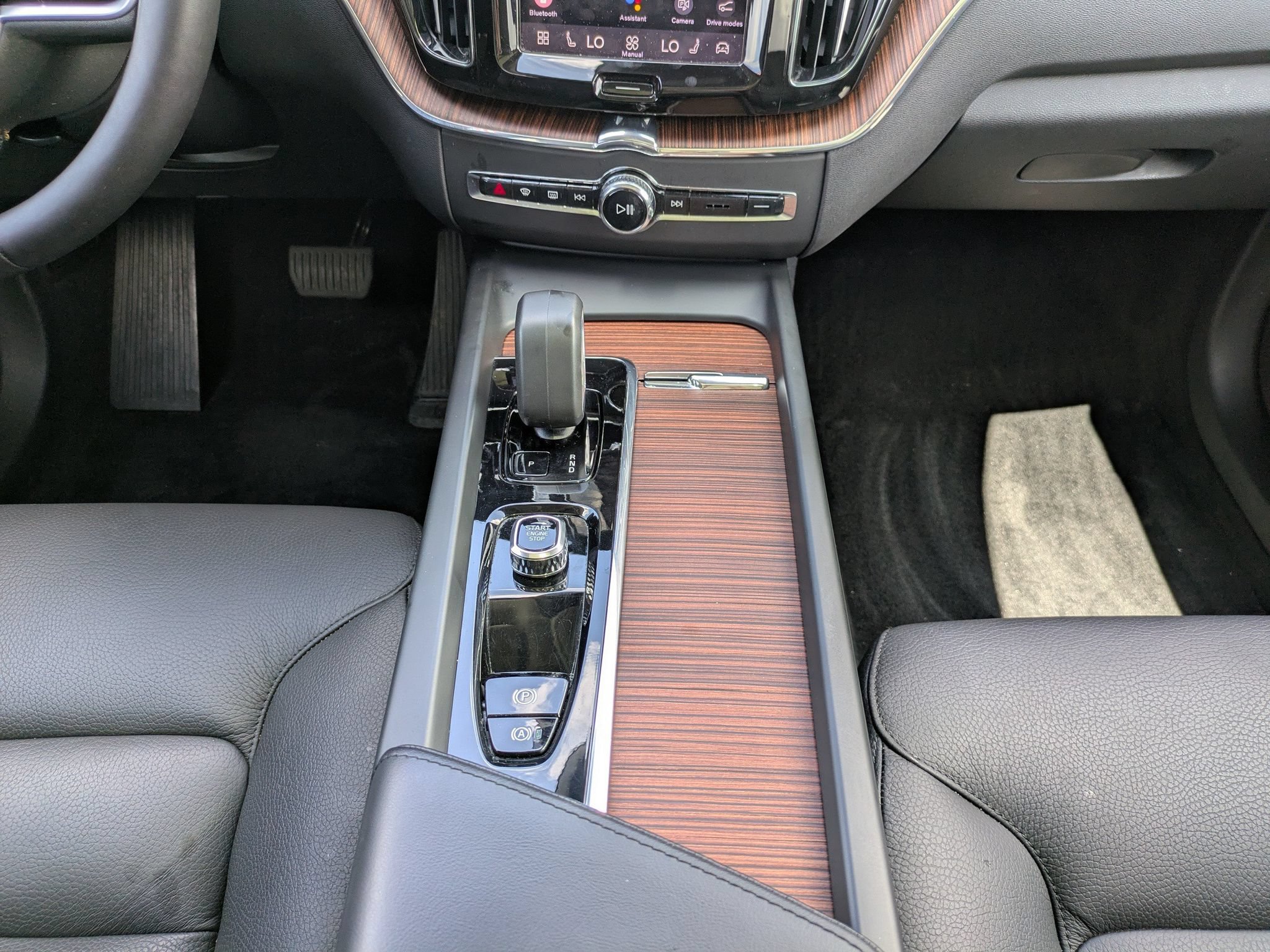 Used 2024 Volvo XC60 B5 Plus AWD/4WD image 20