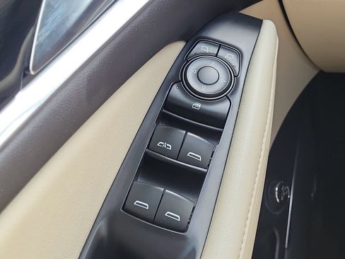 Used 2022 Buick Enclave Essence w/ Experience Buick Package FWD image 20