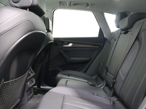 Used 2024 Audi Q5 e Premium Plus w/ Premium Plus Package image 27