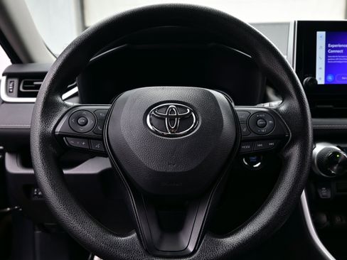 Used 2025 Toyota RAV4 XLE AWD/4WD image 23