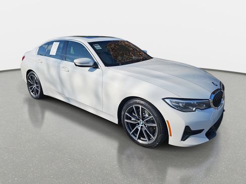 Used 2021 BMW 330i Sedan w/ Premium Package image 3