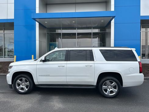 Used 2018 Chevrolet Suburban LT AWD/4WD image 8
