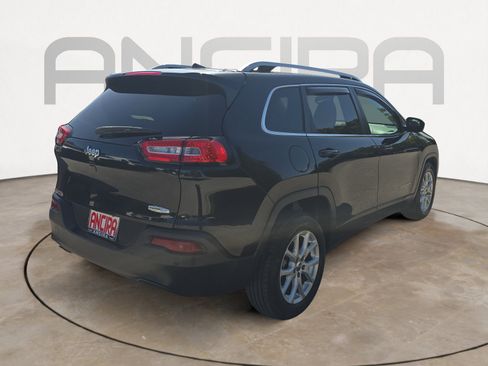 Used 2016 Jeep Cherokee Latitude w/ Safety/Convenience Group FWD image 10