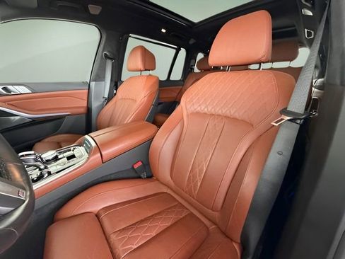 Used 2021 BMW X7 M50i w/ Dynamic Handling Package image 34
