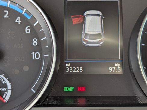 Used 2019 Volkswagen e-Golf SE w/ Driver Assistance Package image 29