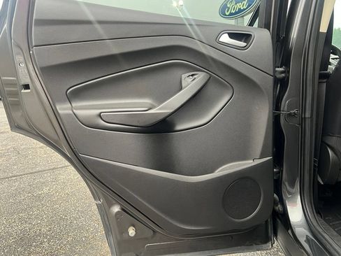 Used 2017 Ford Escape SE AWD/4WD image 29