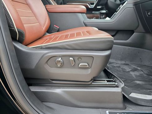 Used 2024 GMC Sierra 1500 Denali Ultimate image 12