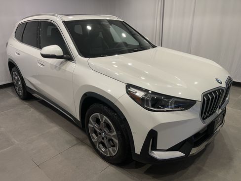 Used 2025 BMW X1 xDrive28i w/ Technology Package image 3