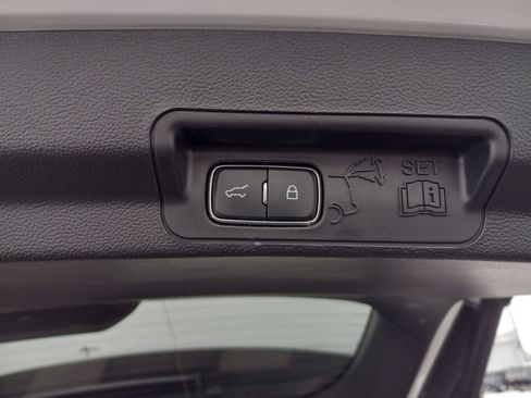 Used 2024 Ford Explorer XLT w/ Equipment Group 202A RWD image 12