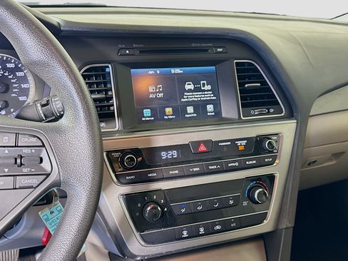 Used 2016 Hyundai Sonata SE image 18