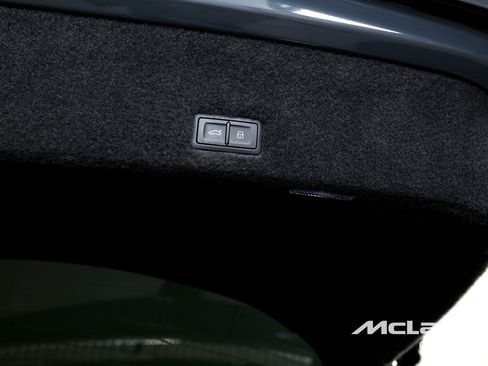 Used 2025 Lamborghini Urus SE AWD/4WD image 22