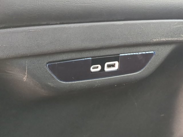 Certified 2025 Chrysler Pacifica Select FWD image 18