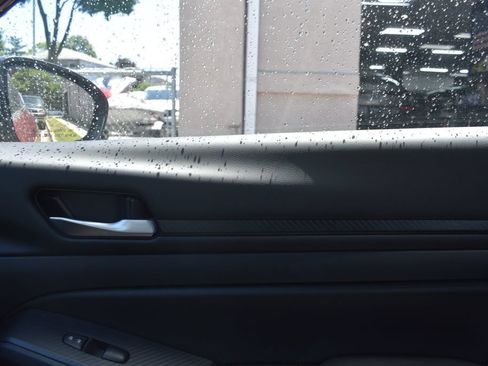 Used 2025 Nissan Altima 2.5 SV FWD image 19