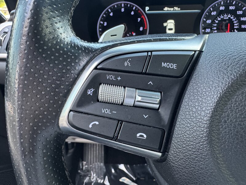 Used 2019 Genesis G70 2.0T Advanced RWD image 22