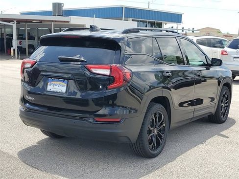 Certified 2022 GMC Terrain SLT w/ Tech Package image 4