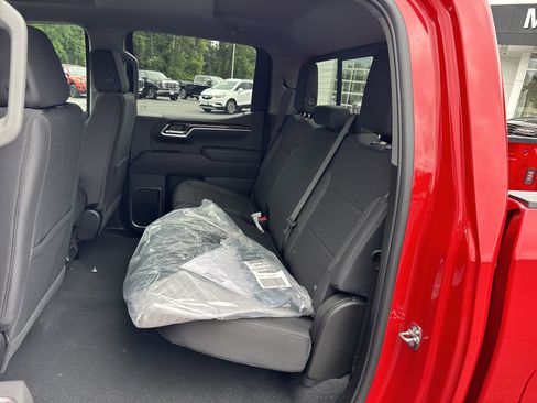New 2025 GMC Sierra 1500 SLE w/ Preferred Package image 15