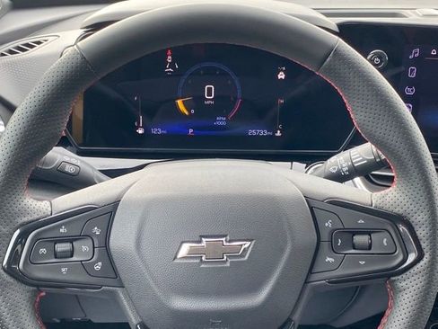 Used 2024 Chevrolet Trax RS w/ Driver Confidence Package image 8