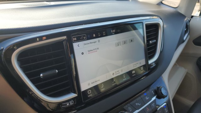 Used 2024 Chrysler Pacifica Touring-L FWD image 15