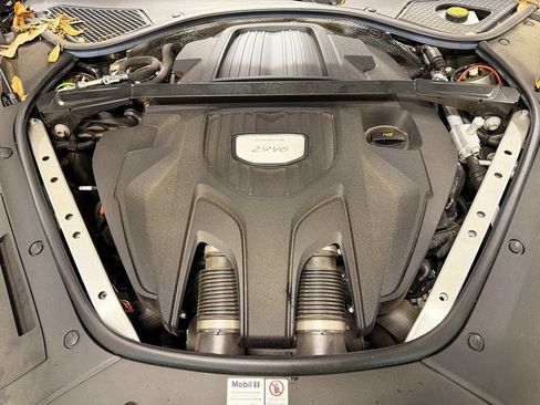 Certified 2021 Porsche Panamera image 32