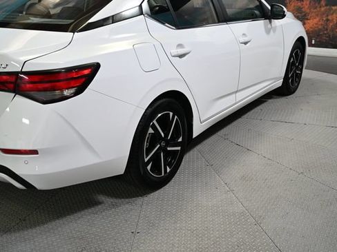 Used 2024 Nissan Sentra SV FWD image 10