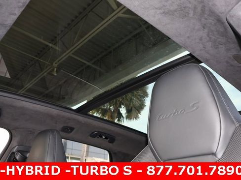 Used 2023 Porsche Cayenne Turbo S image 29