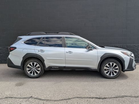 Used 2023 Subaru Outback Limited XT AWD/4WD image 4