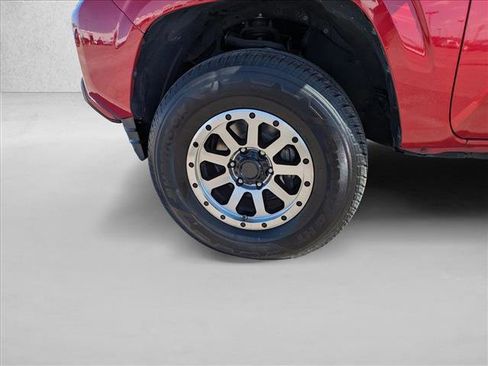 Used 2020 Toyota Tacoma SR w/ SR Convenience Package image 22