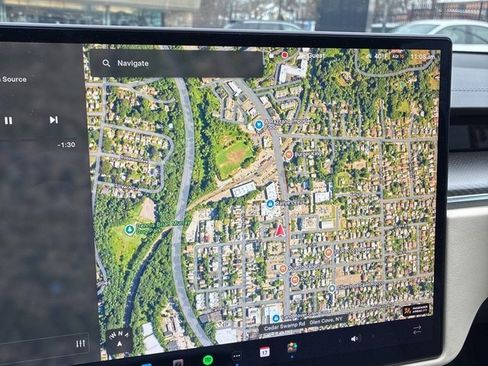 Used 2021 Tesla Model S Plaid image 6