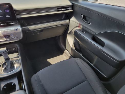 Used 2025 Hyundai Kona SEL FWD image 19