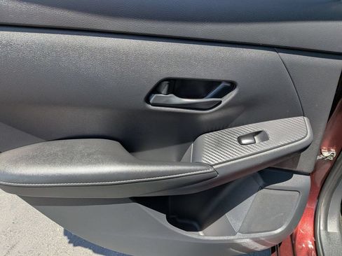 Used 2025 Nissan Sentra SV FWD image 25