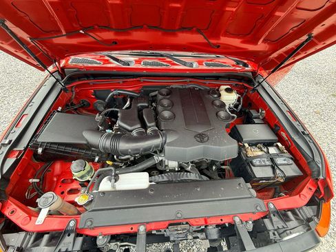 Used 2012 Toyota FJ Cruiser 4WD w/ Upgrade Pkg II image 10
