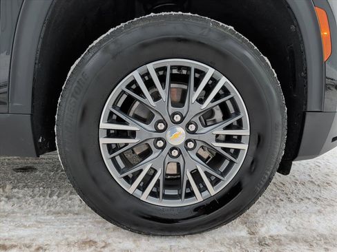 Used 2025 Chevrolet Traverse LT image 23