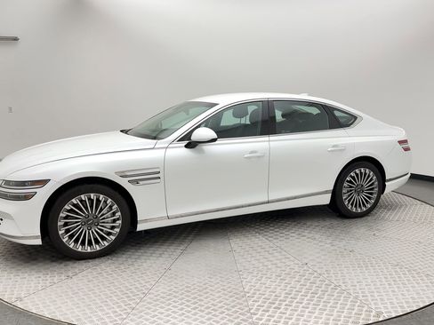 Certified 2024 Genesis G80 image 6