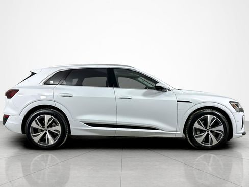 Used 2024 Audi Q8 e-tron Premium Plus w/ Premium Plus Package AWD/4WD image 6