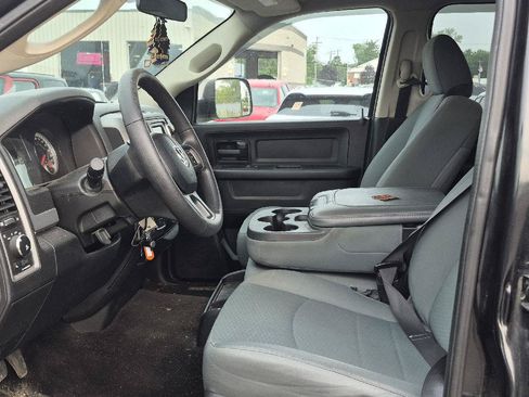 Used 2017 RAM 1500 Express AWD/4WD image 7