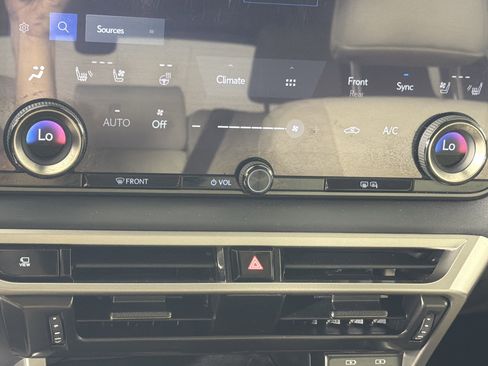 Used 2024 Lexus RX 450h AWD w/ Convenience Package image 13