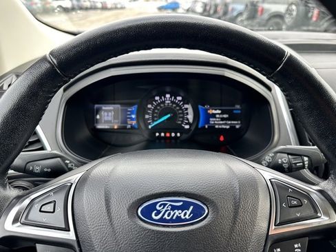 Certified 2022 Ford Edge Titanium image 25