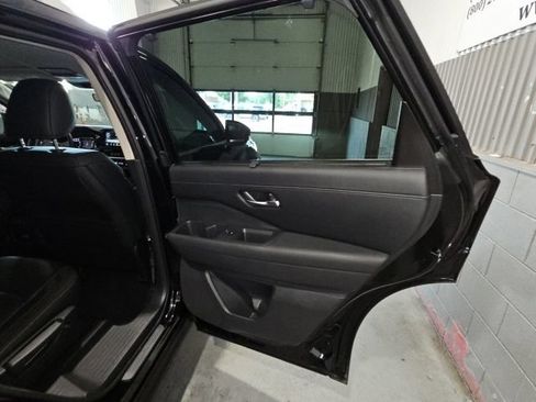 Certified 2025 Nissan Pathfinder SL AWD/4WD image 21