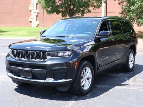 Used 2023 Jeep Grand Cherokee L Laredo AWD/4WD image 31