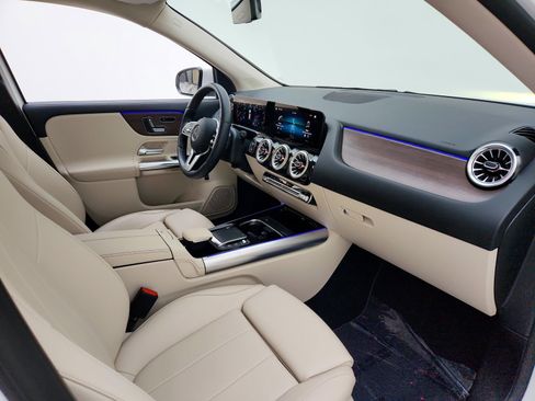 Certified 2023 Mercedes-Benz GLA 250 4MATIC w/ Premium Package image 27