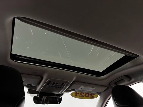 Certified 2021 Toyota Highlander XLE image 24