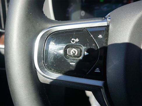 Used 2024 Volvo XC60 B5 Plus w/ Protection Package Premier image 7