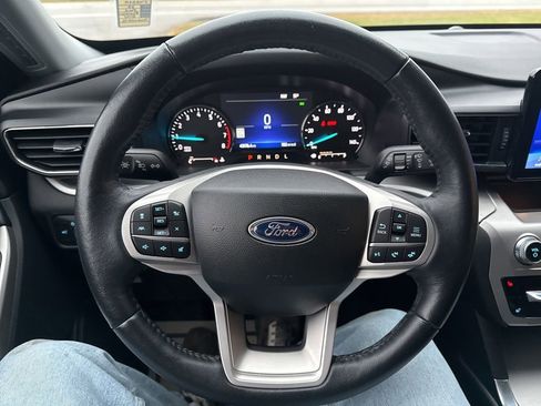 Used 2022 Ford Explorer XLT w/ Equipment Group 202A image 55